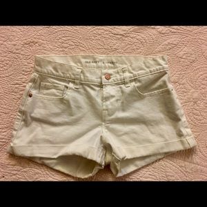 White Old Navy boyfriend shorts